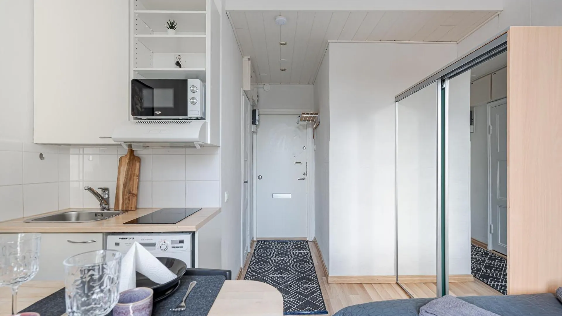 Nordstay - Lovely Central Studio With Self Check-In Helsinki 0*,  Finland